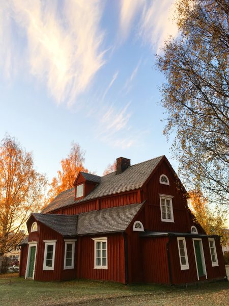 Blog-red house with a nice roof